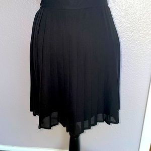 FOREVER21 Black pleated Skirt